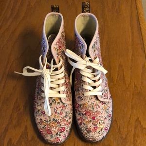 Dr. Martens floral canvas Airwair